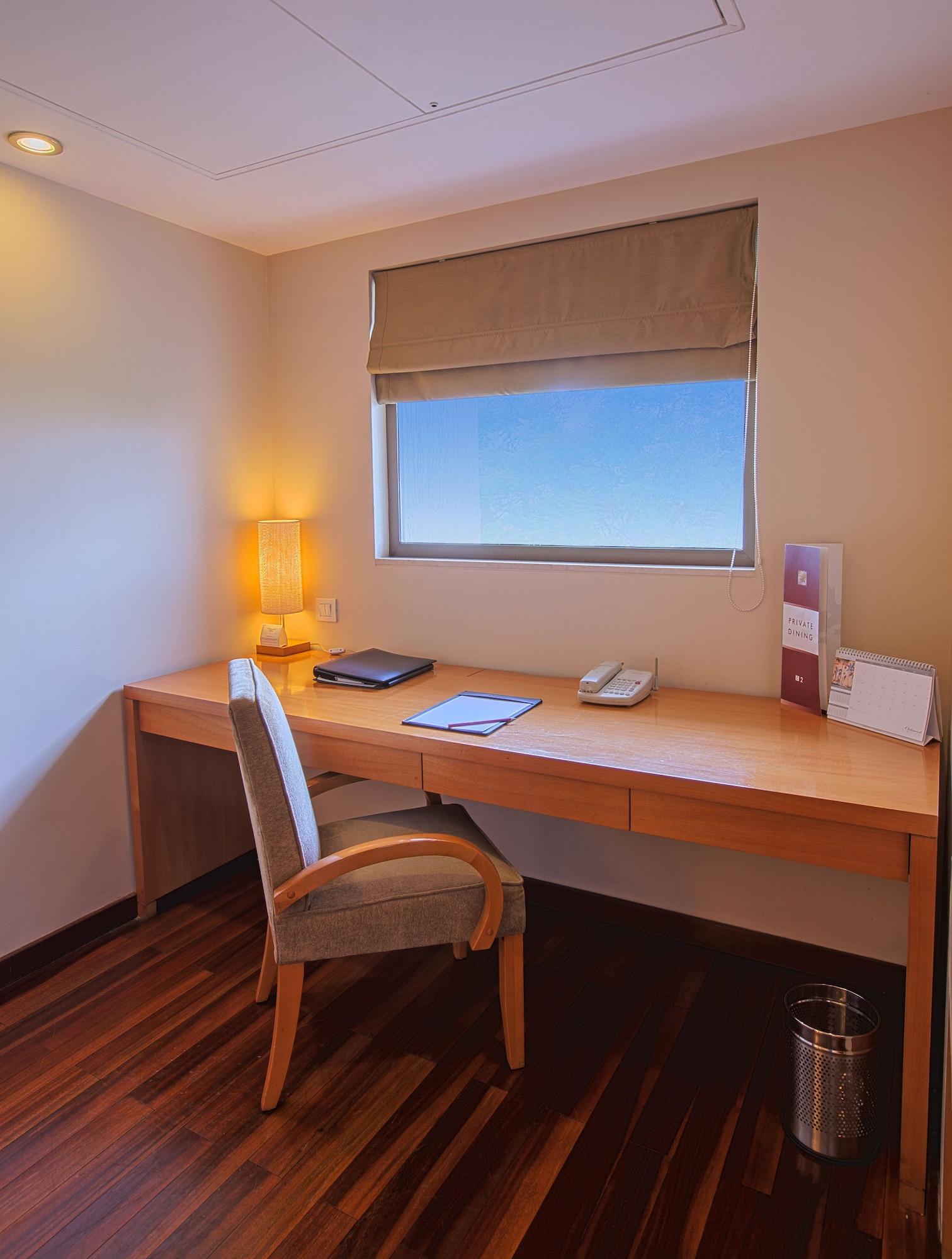 Oakwood Naylor Road Aparthotel 4*