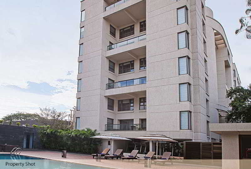Oakwood Naylor Road Aparthotel 4*