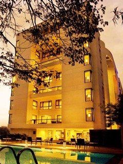 Oakwood Naylor Road Aparthotel 4*
